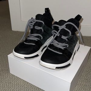 Women’s Size 7.5 FitFlop Sneaker Black